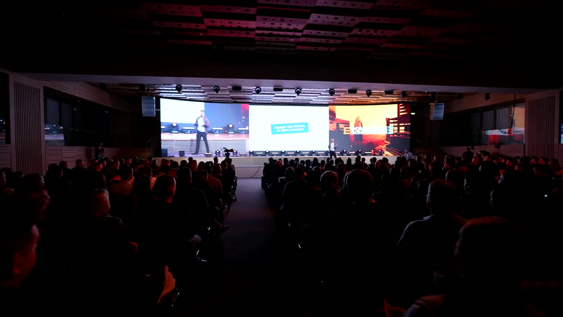 Кадр з Ecommerce Conference 2025